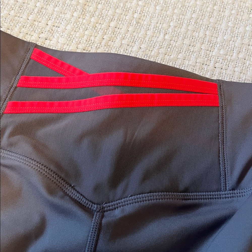 Fabletics Trinity Gray High-Waisted Pocket Leggin… - image 6